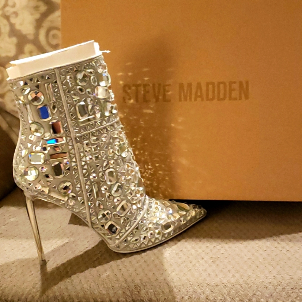 STEVE MADDEN CRYSTALLE BOOTIES